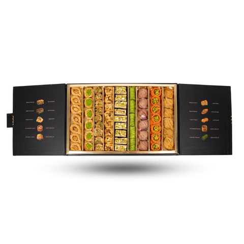 بقلاوة متنوعة كبيرة جداً